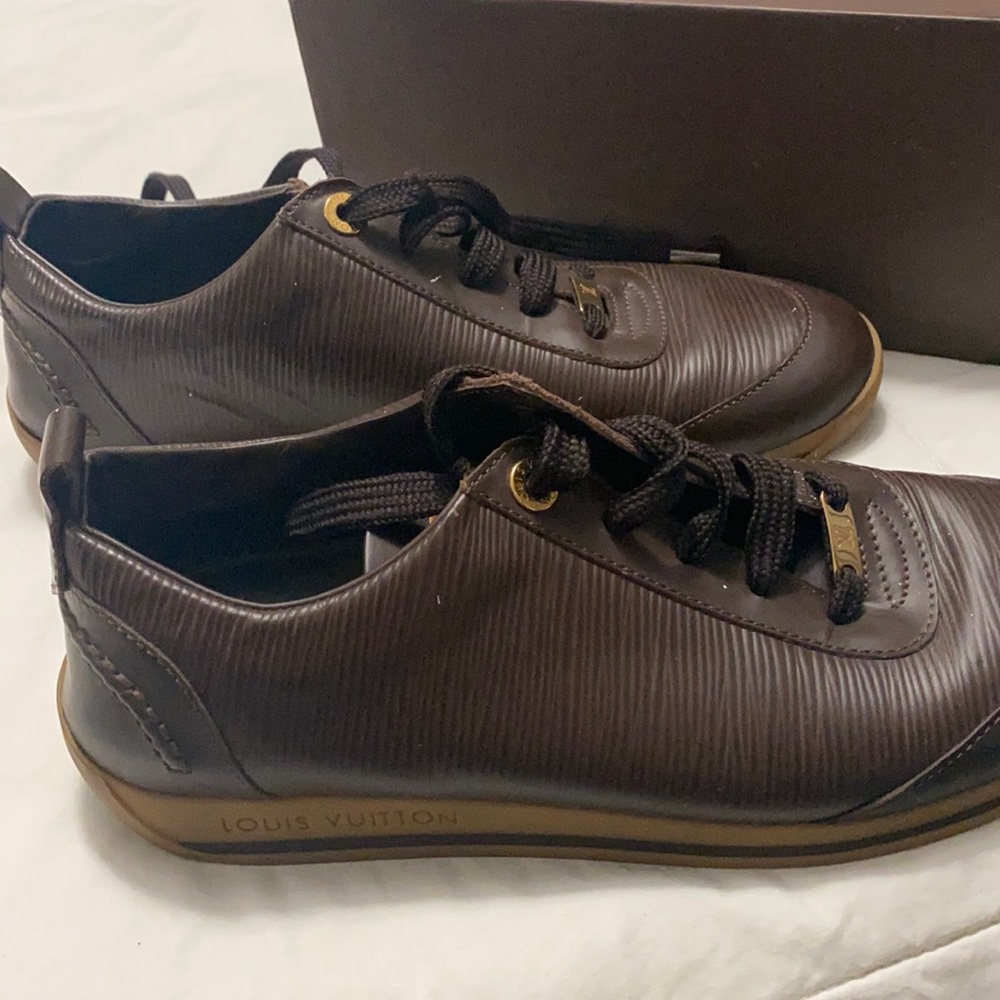 LOUIS VUITTON sneakers
